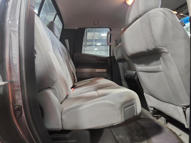 5TFUW5F15BX168241 - 2011 TOYOTA TUNDRA DOUBLE CAB SR5 GRAY photo 10