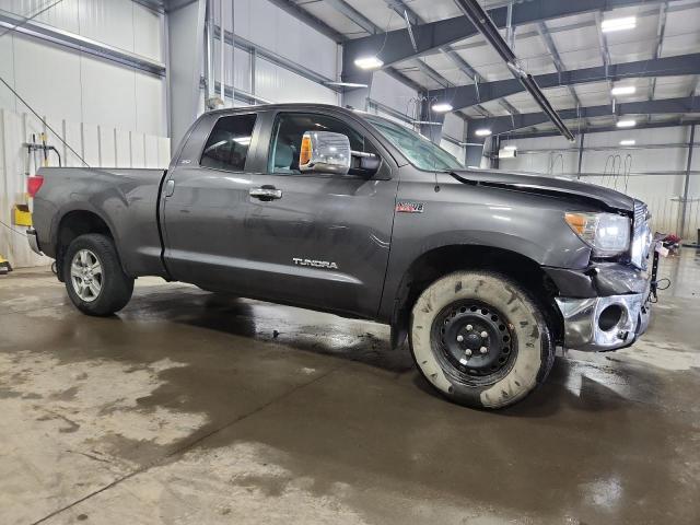 5TFUW5F15BX168241 - 2011 TOYOTA TUNDRA DOUBLE CAB SR5 GRAY photo 4