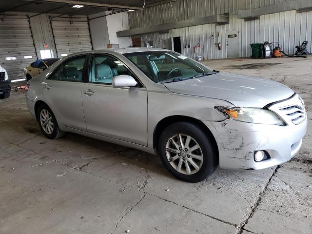 4T4BF3EKXBR093383 - 2011 TOYOTA CAMRY BASE Արծաթագույն լուսանկար 4