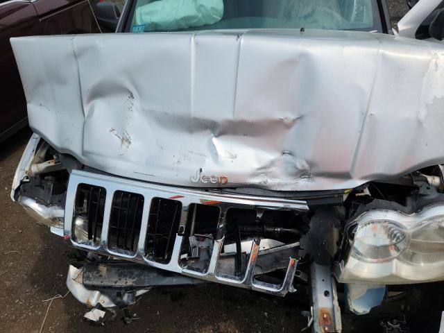 1J4GR48K05C724787 - 2005 JEEP GRAND CHEROKEE LAREDO SILVER photo 11