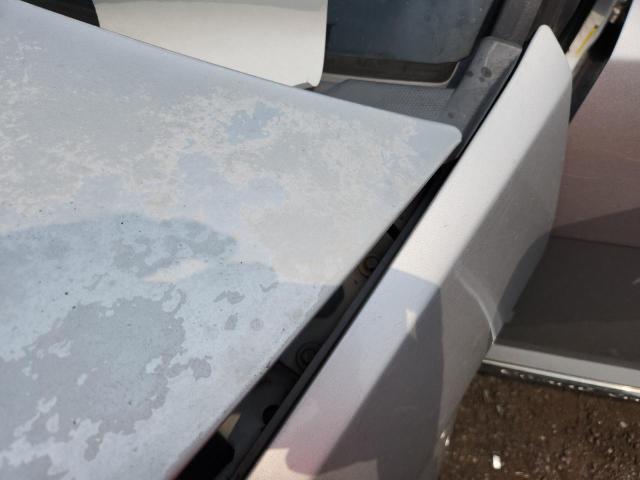 1J4GR48K05C724787 - 2005 JEEP GRAND CHEROKEE LAREDO SILVER photo 12