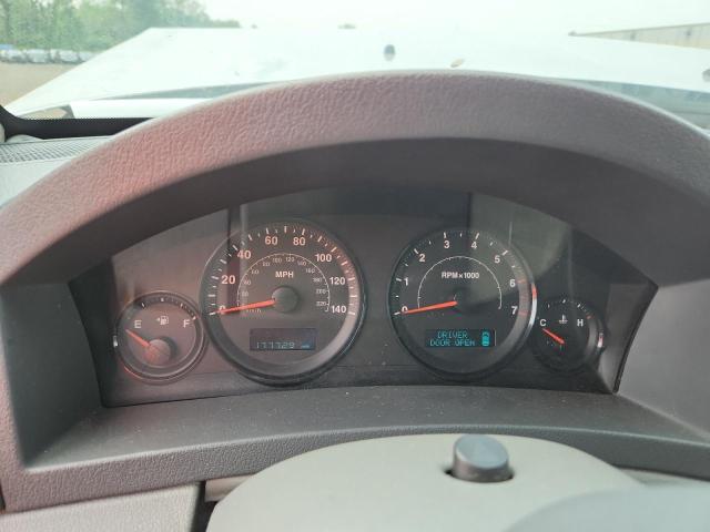 1J4GR48K05C724787 - 2005 JEEP GRAND CHEROKEE LAREDO SILVER photo 9