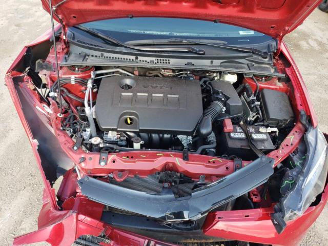 2T1BURHE1JC032495 - 2018 TOYOTA COROLLA L RED photo 11