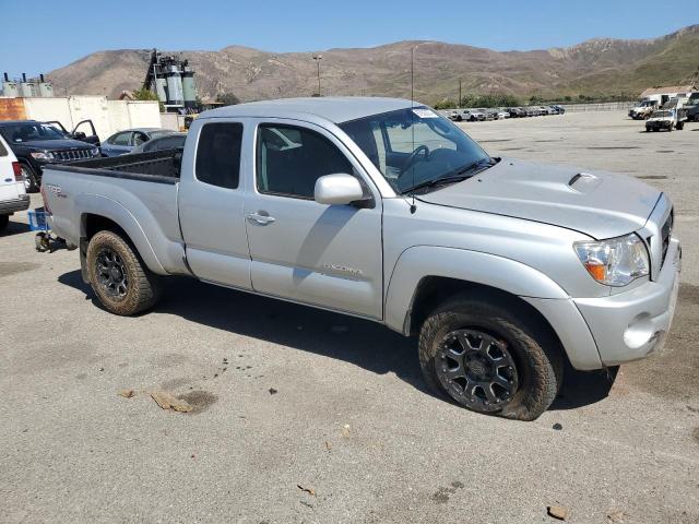 5TETU62N36Z295939 - 2006 TOYOTA TACOMA PRERUNNER ACCESS CAB SILVER photo 4