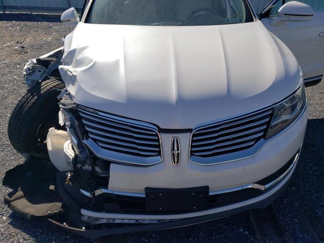 2LMTJ8LR0GBL37005 - 2016 LINCOLN MKX RESERVE WHITE photo 12