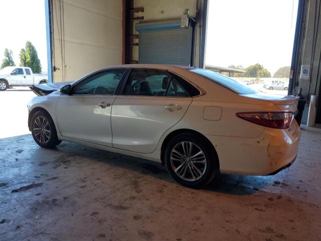 4T1BF1FK8FU060515 - 2015 TOYOTA CAMRY LE WHITE photo 2