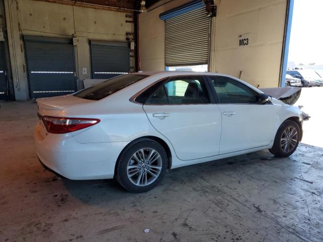 4T1BF1FK8FU060515 - 2015 TOYOTA CAMRY LE WHITE photo 3