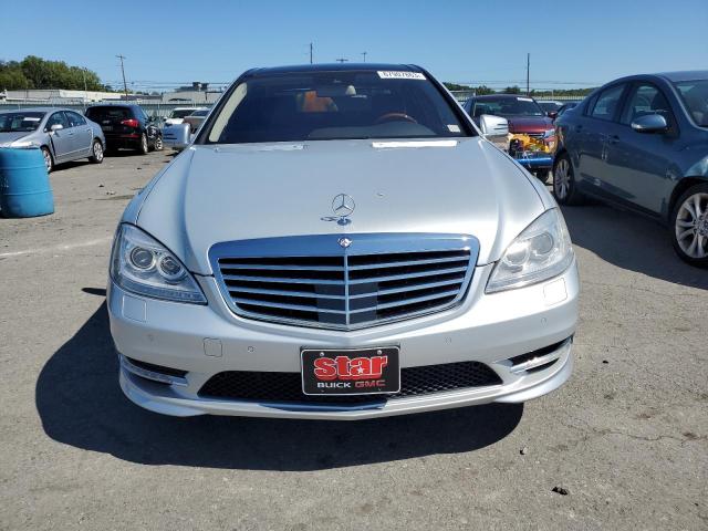 WDDNG8GB1BA365832 - 2011 MERCEDES-BENZ S 550 4MATIC SILVER photo 5