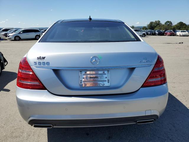 WDDNG8GB1BA365832 - 2011 MERCEDES-BENZ S 550 4MATIC SILVER photo 6