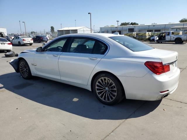 WBAKB4C58CC576825 - 2012 BMW 740 LI WHITE photo 2