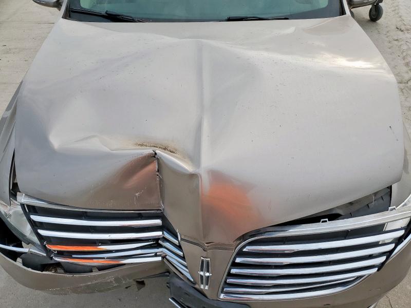 2LMHJ5AT7KBL00822 - 2019 LINCOLN MKT Brązowy zdjęcie 12