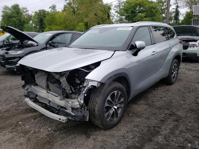 5TDGZRAH4NS553056 - 2022 TOYOTA HIGHLANDER XLE Silber Foto 1