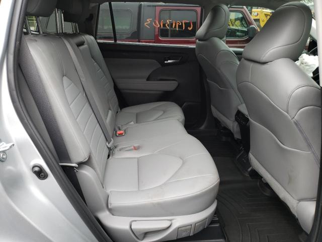 5TDGZRAH4NS553056 - 2022 TOYOTA HIGHLANDER XLE Silber Foto 11