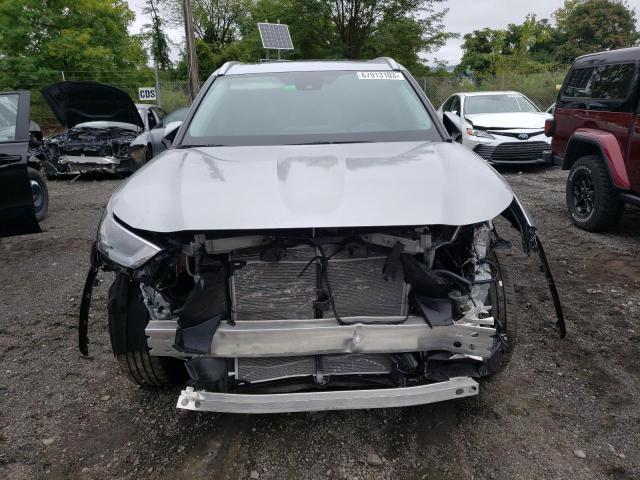 5TDGZRAH4NS553056 - 2022 TOYOTA HIGHLANDER XLE Silber Foto 5