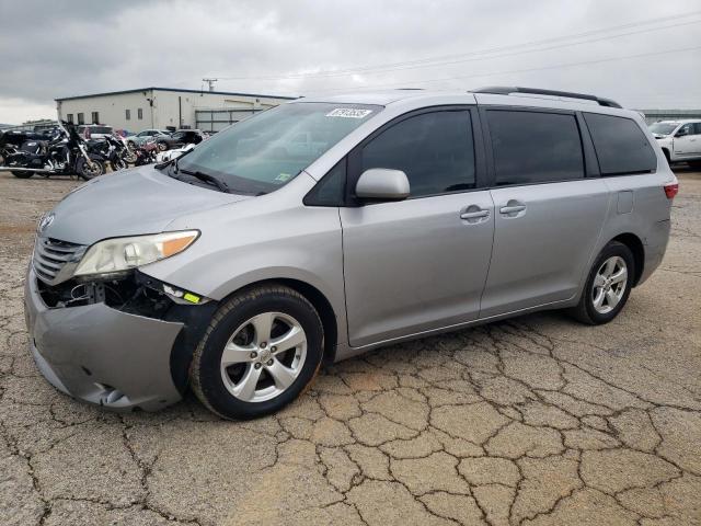 2017 TOYOTA SIENNA LE, 
