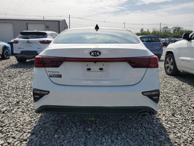3KPF24ADXKE080687 - 2019 KIA FORTE FE Weiß Foto 6