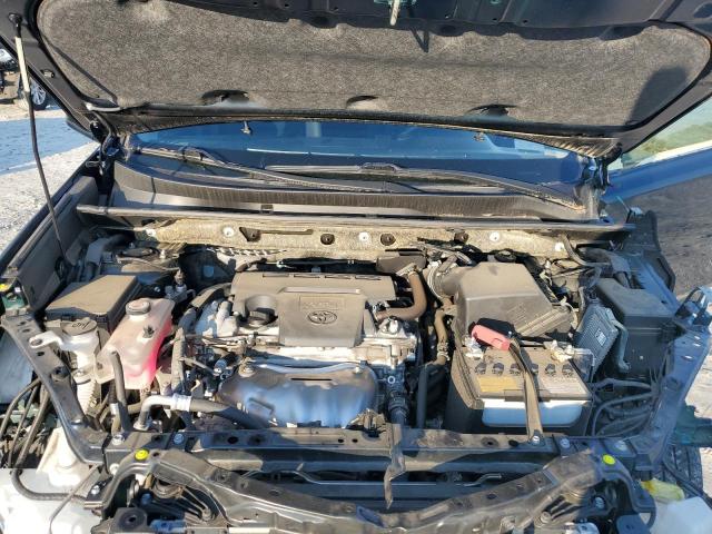 JTMZFREV4JJ753296 - 2018 TOYOTA RAV4 LE أزرق صورة 12
