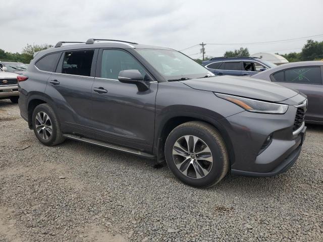 5TDHZRBH1MS556305 - 2021 TOYOTA HIGHLANDER XLE ნაცრისფერი ფოტო 4