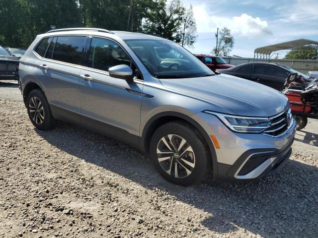 3VVRB7AX6RM173877 - 2024 VOLKSWAGEN TIGUAN S فضي صورة 4