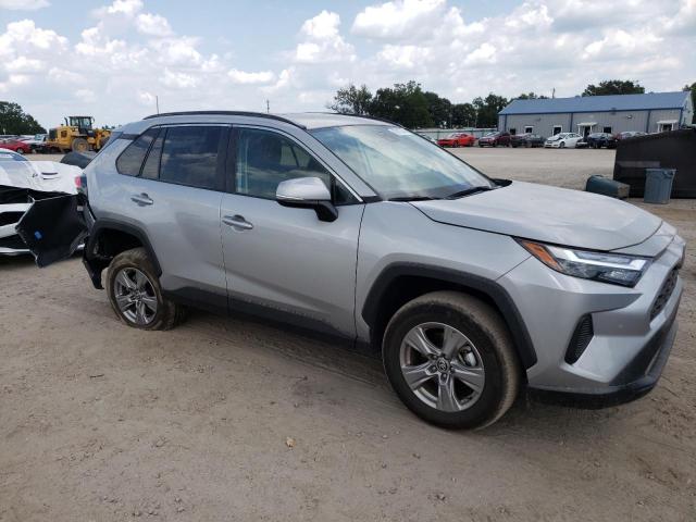 2T3W1RFV7RW302733 - 2024 TOYOTA RAV4 XLE SILVER photo 4