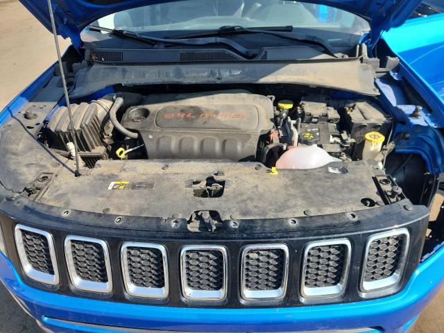3C4NJDBB8JT355849 - 2018 JEEP COMPASS LATITUDE BLUE photo 11