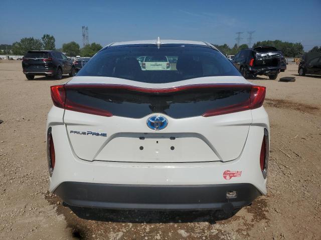 JTDKARFP6J3089880 - 2018 TOYOTA PRIUS PRIM WHITE photo 6