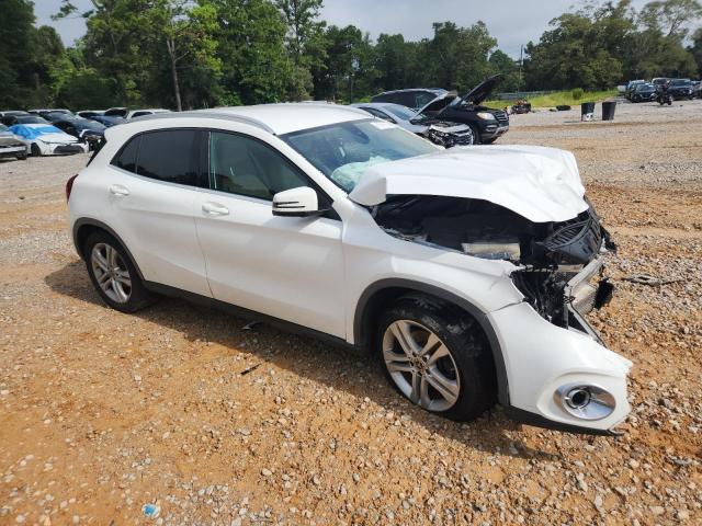 WDCTG4EB3KU003605 - 2019 MERCEDES-BENZ GLA 250 Biały zdjęcie 4