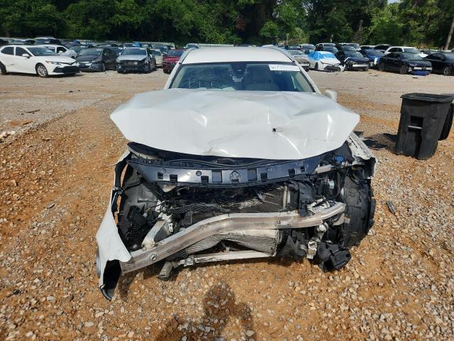 WDCTG4EB3KU003605 - 2019 MERCEDES-BENZ GLA 250 Biały zdjęcie 5