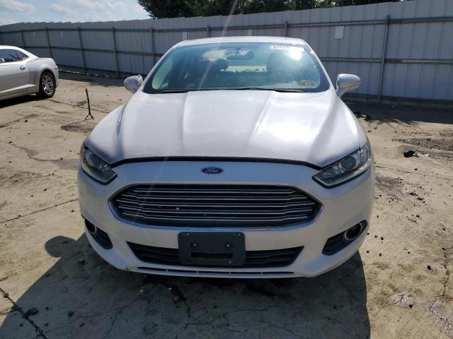 3FA6P0HR7DR316337 - 2013 FORD FUSION SE WHITE photo 5