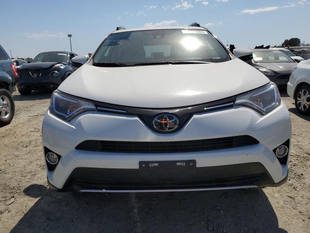 JTMRFREV7JJ745922 - 2018 TOYOTA RAV4 ADVENTURE WHITE photo 5