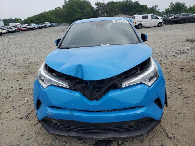 NMTKHMBX7KR068832 - 2019 TOYOTA C-HR XLE Bleu photo 5
