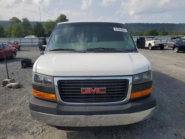 1GTW7FCF3F1907062 - 2015 GMC SAVANA G2500 WHITE photo 5