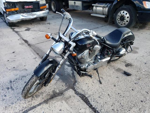 JH2SC6703AK000130 - 2010 HONDA VT1300 CS შავი ფოტო 2
