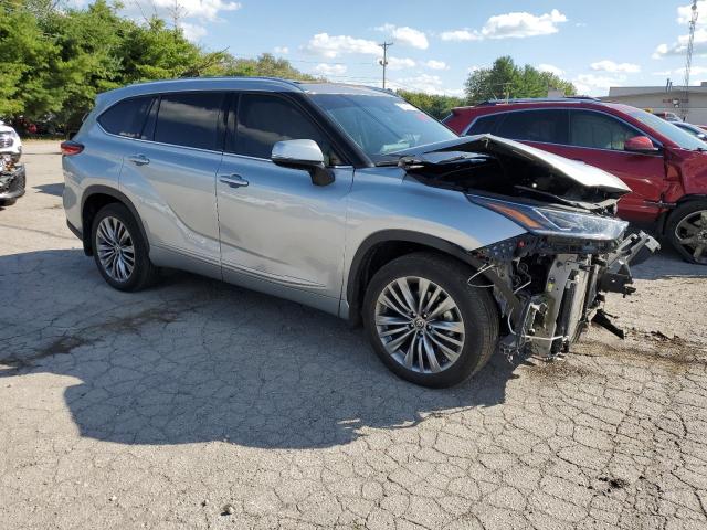 5TDFZRBH3MS120708 - 2021 TOYOTA HIGHLANDER PLATINUM SILVER photo 4