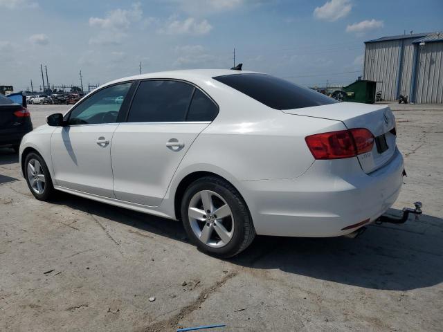 3VWLL7AJ8EM370750 - 2014 VOLKSWAGEN JETTA TDI WHITE photo 2