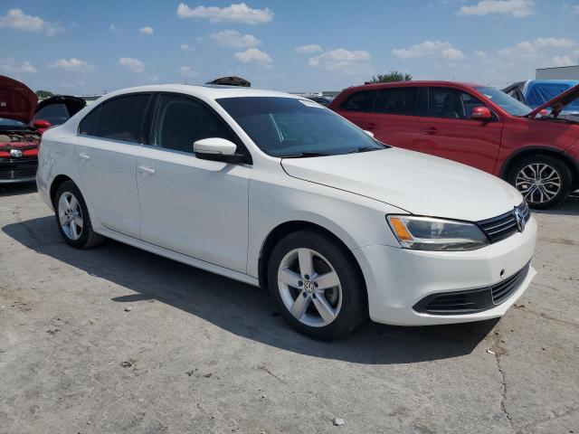 3VWLL7AJ8EM370750 - 2014 VOLKSWAGEN JETTA TDI WHITE photo 4
