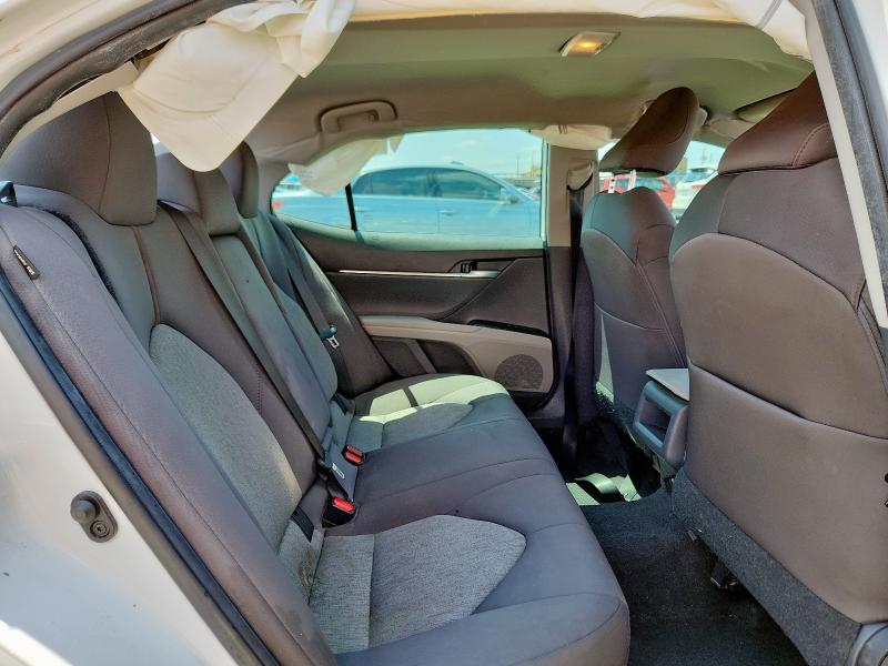 4T1B11HK3KU811767 - 2019 TOYOTA CAMRY L WHITE photo 10