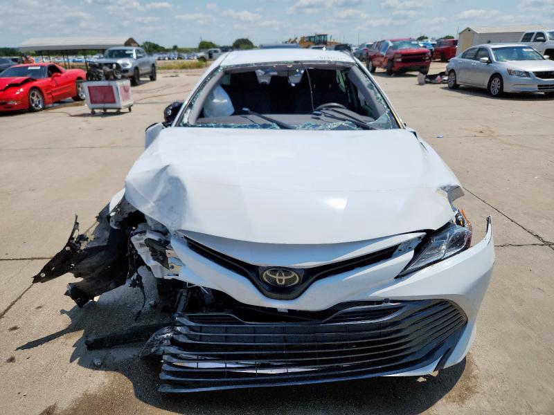 4T1B11HK3KU811767 - 2019 TOYOTA CAMRY L WHITE photo 5