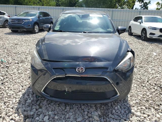 3MYDLBZV1GY100631 - 2016 TOYOTA SCION IA GRAY photo 5