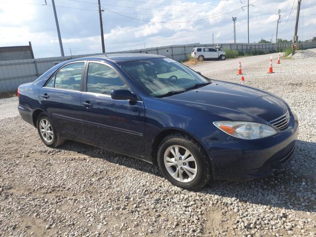4T1BF32K04U066100 - 2004 TOYOTA CAMRY LE BLUE photo 4