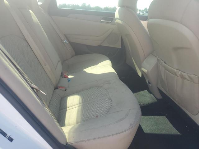 5NPE24AF2JH675265 - 2018 HYUNDAI SONATA SE WHITE photo 19