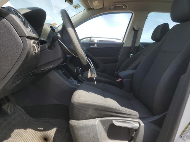 WVGAV7AX4CW523609 - 2012 VOLKSWAGEN TIGUAN S 白色 照片 7