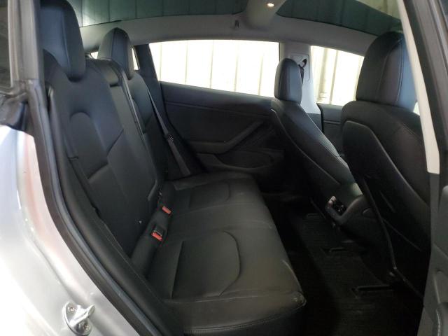 5YJ3E1EA7JF006127 - 2018 TESLA MODEL 3 银色 照片 10