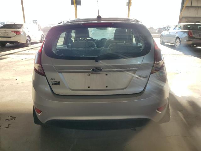 3FADP4EJ2FM215932 - 2015 FORD FIESTA SE SILVER photo 6