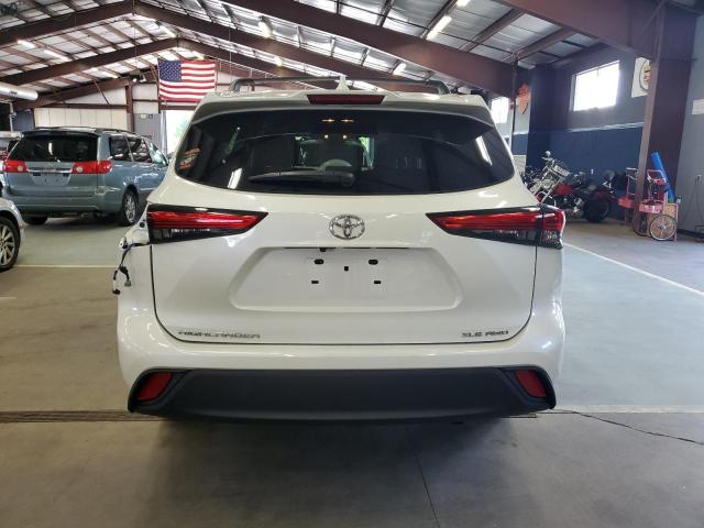 5TDGZRBH3MS545494 - 2021 TOYOTA HIGHLANDER XLE WHITE photo 6