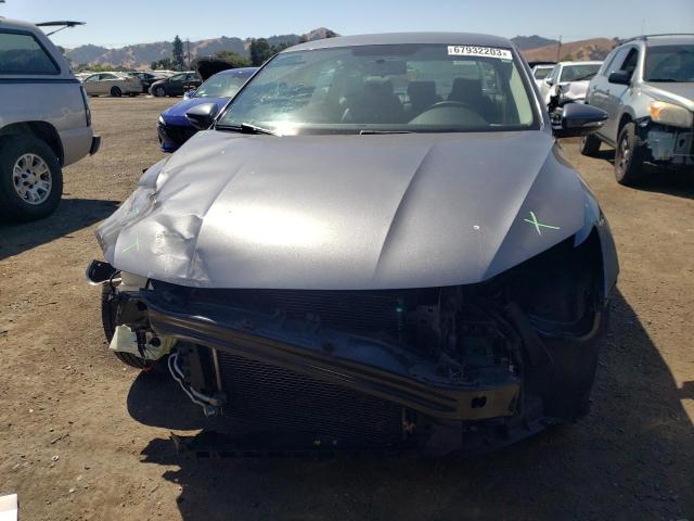 1VWDT7A38HC062263 - 2017 VOLKSWAGEN PASSAT R-LINE Boz foto 5