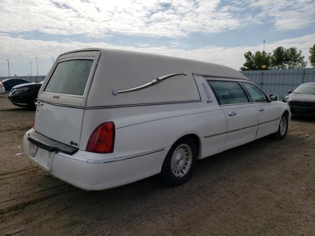 1LJFM81WXXY617513 - 1999 LINCOLN TOWN CAR EXECUTIVE WHITE photo 3