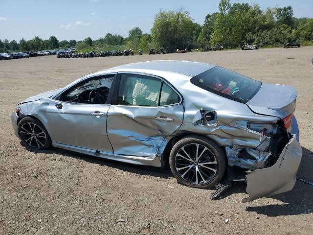 JTNB11HK5J3023965 - 2018 TOYOTA CAMRY L SILVER photo 2