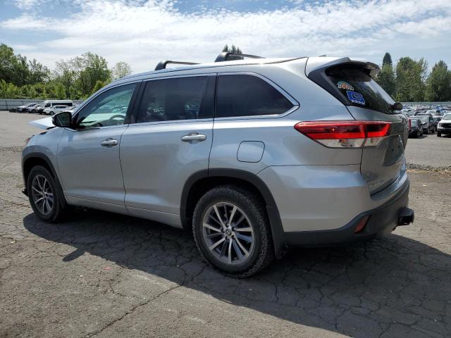 5TDJZRFH5HS521333 - 2017 TOYOTA HIGHLANDER SE ვერცხლისფერი ფოტო 2