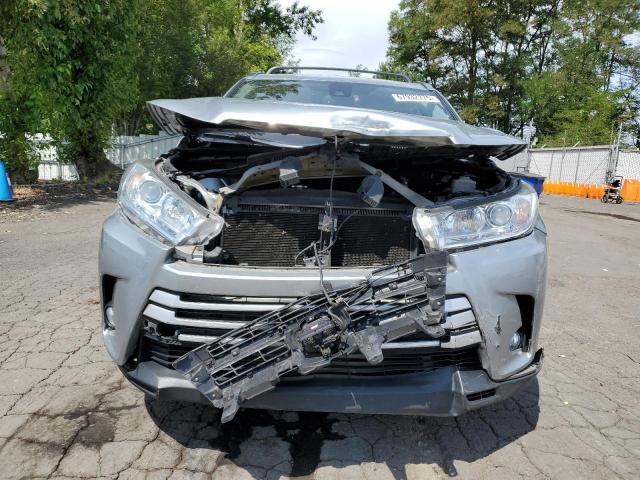 5TDJZRFH5HS521333 - 2017 TOYOTA HIGHLANDER SE ვერცხლისფერი ფოტო 5